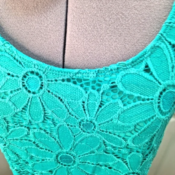 Tiana B. Green Soft Lacy Midi Dress Size Large - Picture 3 of 6